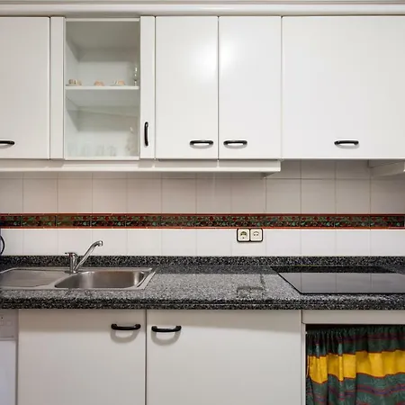 Holi-rent Albareda Apartment *
