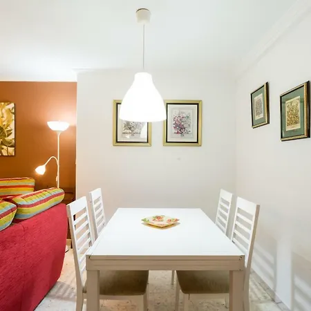 Holi-rent Albareda Apartment *