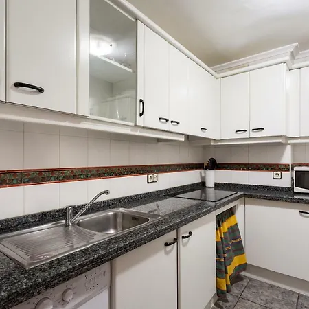 Holi-rent Albareda Apartment