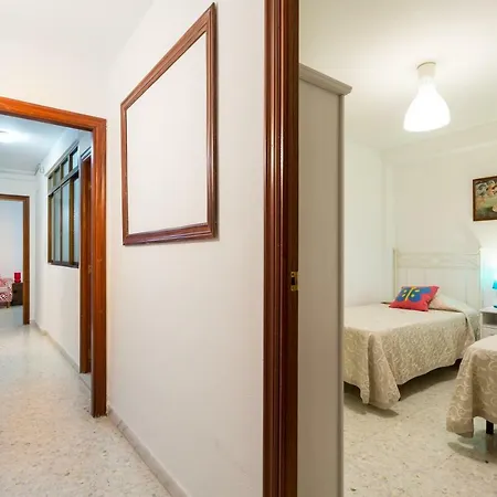 Holi-rent Albareda Apartment *